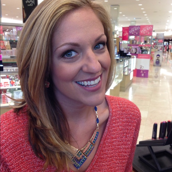 Meet your Posher, Nicki - Picture 1 of 1